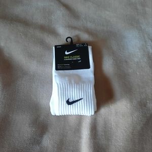 Nike classic cushioned knee high soccer socks one pair.